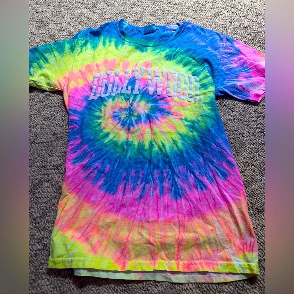 dollywood tee